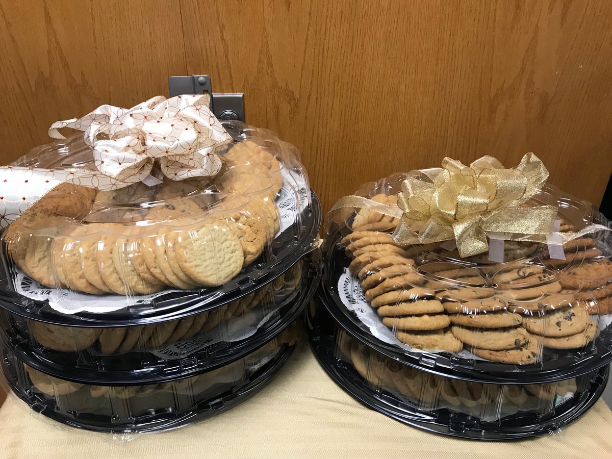 Henry Hall (@henryhalltx) on Twitter photo Thanks <a href="/RISD_EIE/">RISD EIE Foundation</a> for the treats for <a href="/BerknerHS/">Berkner HS 💚🐑🐑💚</a> being the highest contributing campus! Thanks <a href="/RISD_EIE/">RISD EIE Foundation</a> for the treats for <a href="/BerknerHS/">Berkner HS 💚🐑🐑💚</a> being the highest contributing campus!