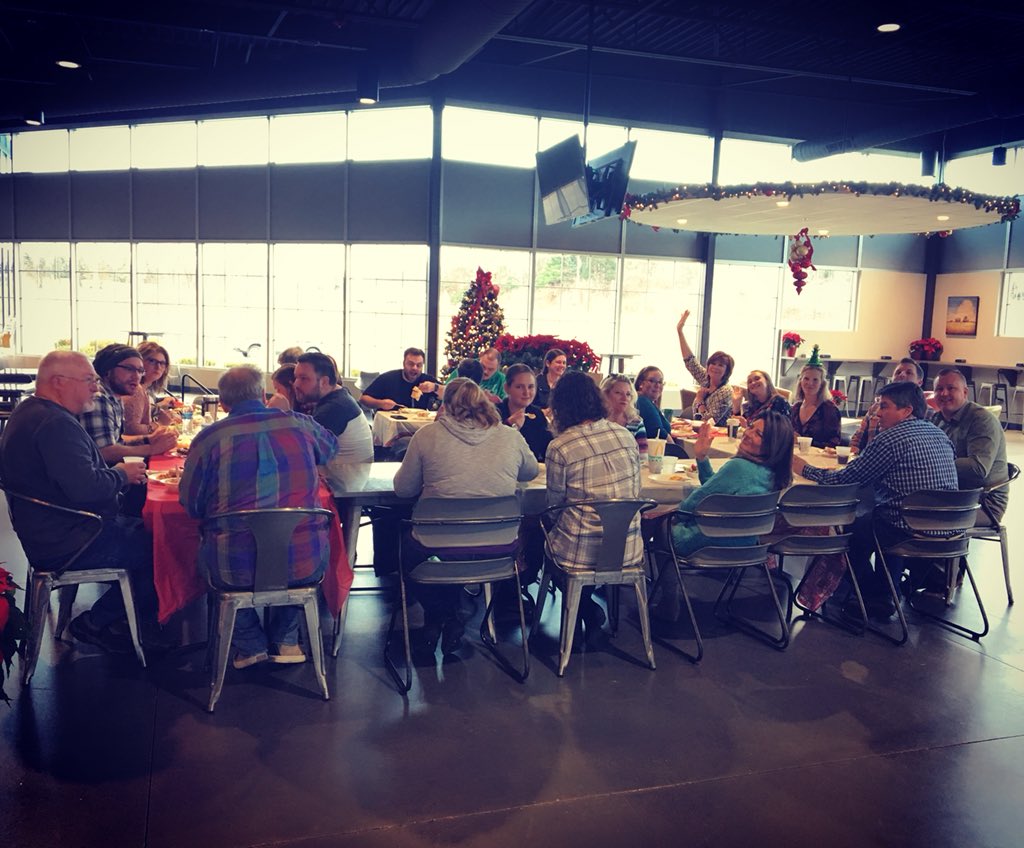 ventureon59's tweet photo. Taking a few minutes to enjoy each other’s company in the busyness of the season celebrating Christ’s birth #teamlunch #christmasiscoming #joyeverlasting https://t.co/IsdXQ3pfi1
