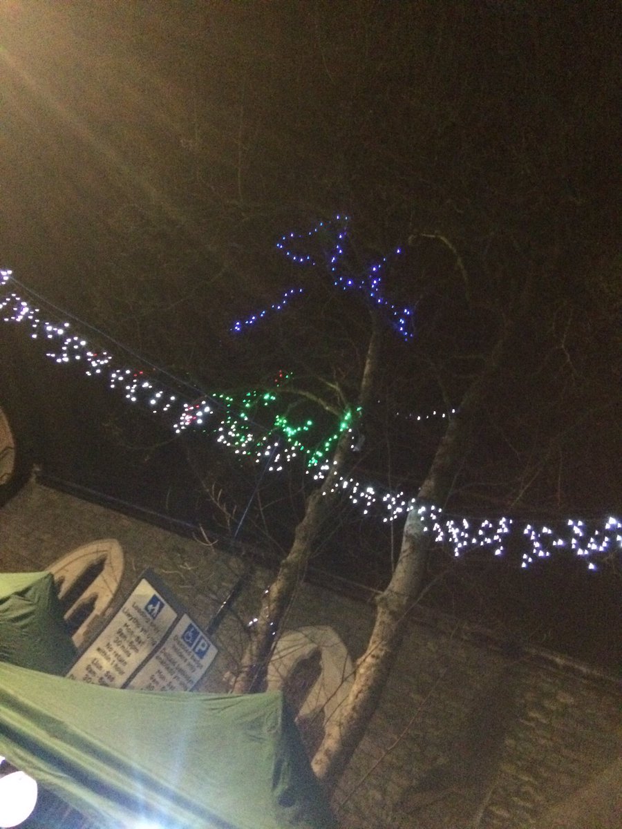 lauraBGEffect's tweet photo. #Abertillery #winterfest was a great night. Good to see so many #businesses #organisations getting involved inc #llanhillethminersinstitute @bgeffect @BlaenauGwentCBC https://t.co/0IRcCrl5jl