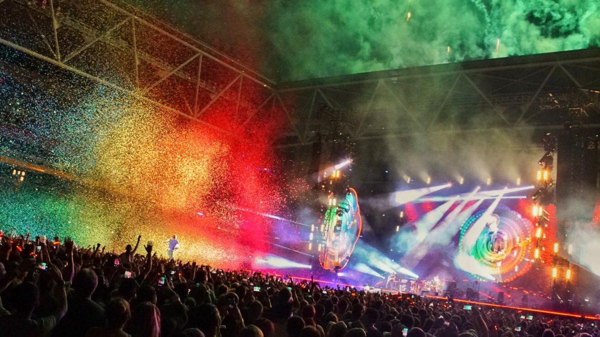 ColdplayAustral's tweet image. Today 1 year ago Coldplay played their first AHFOD tour shown in Australia at Brisbane. #coldplaybrisbane