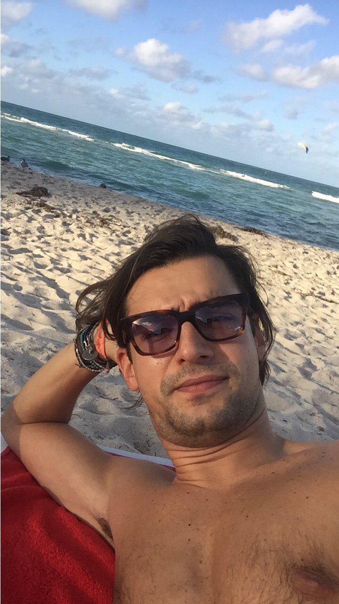 DodoPositano's tweet image. First show of the week: The beach #baseling