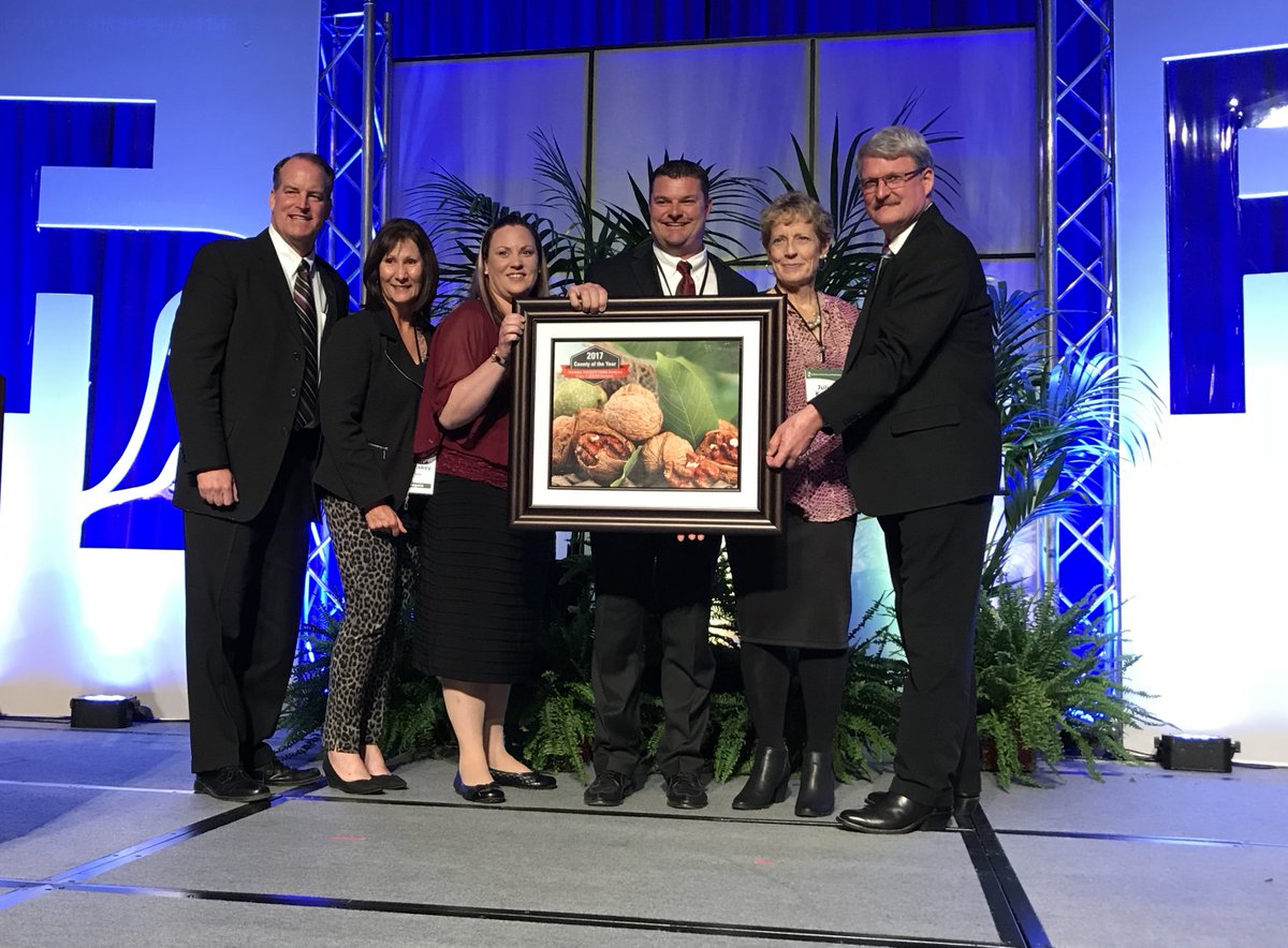 CAFarmBureau's tweet photo. Tehama County Farm Bureau wins County of the Year honors in its membership category - #CFBF17 https://t.co/otstCfHGUu https://t.co/Jo3JXuc7FC