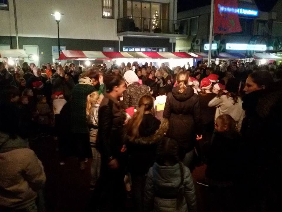 Een prachtig Lekkerkerks feestje voor iedereen in de Krimpenerwaard: Kerstmarkt in het centrum van Lekkerkerk a.s. vrijdag, 8 december, van 17:00 - 21:30 uur.