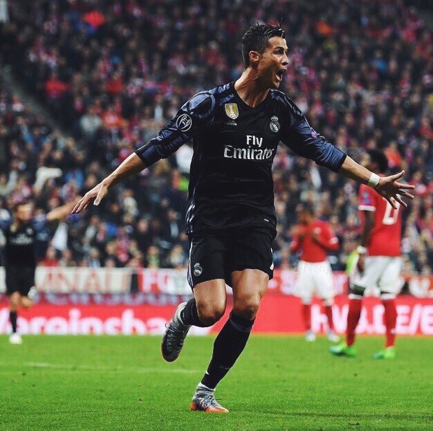 لا أحد يستطيع إهانة بايرن ميونيخ في الآليانز أرينا الا لاعب واحد فقط !