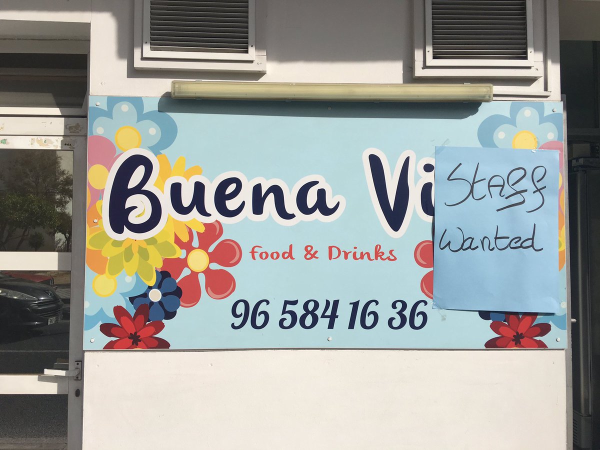 Desbarbado's tweet photo. Despilfarro de letras vs eficiencia lingüística. https://t.co/0saRLsPSAw