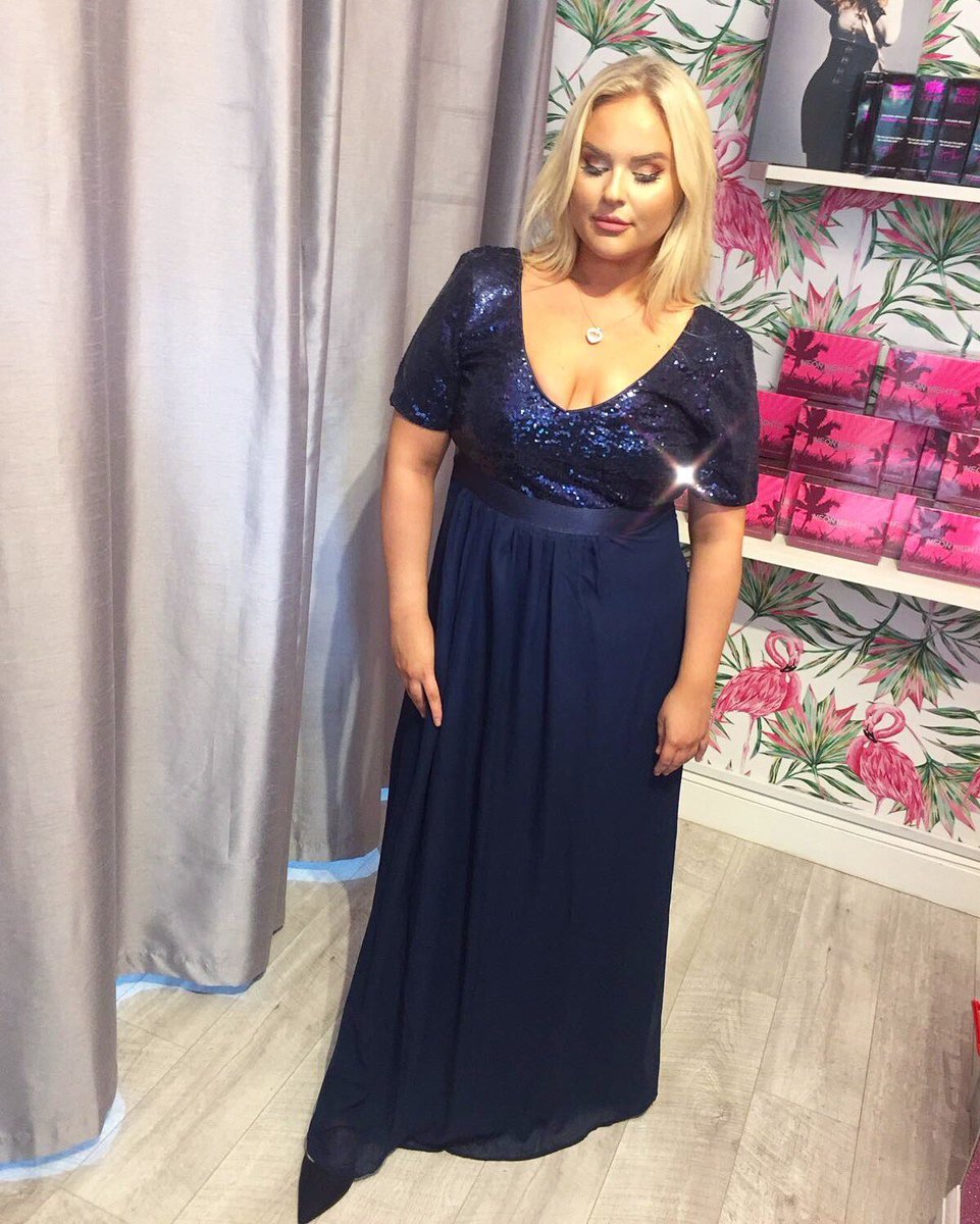 GINA in NAVY ✨
This dress is selling fast right now online make sure you rock this dress for your party’s this year as this is a must have dress. £95 sizes 16-26 🙌🏻 Shop now at 👉🏻 GemmaCollinsCollection.com 💋
