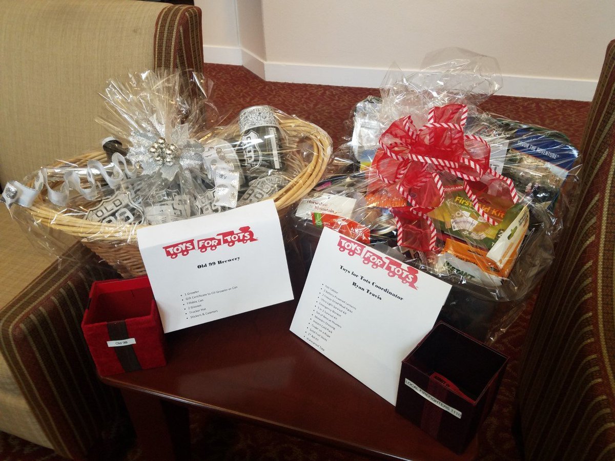 MktgCallahanV's tweet photo. More and More Baskets.. 24 Baskets @Callahanvillage  Come get your tickets.. baskets out all week! #ToysForTots Fundraiser this Friday at 6pm. RSVP now! https://t.co/eI6uXmqjsk