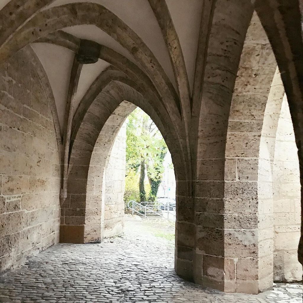 LolaVeganLife's tweet photo. #abstract #archidaily #archilovers #architecture #architecturelovers #architectureporn #architexture #art #arts #beautful #old #cities #city #composition #design #geometric #geometry #like4like #instagood #lines #lookingup #minimal #youtubeuse #perspecti… https://t.co/QdpyvacCwA https://t.co/wWLBK2NlKa