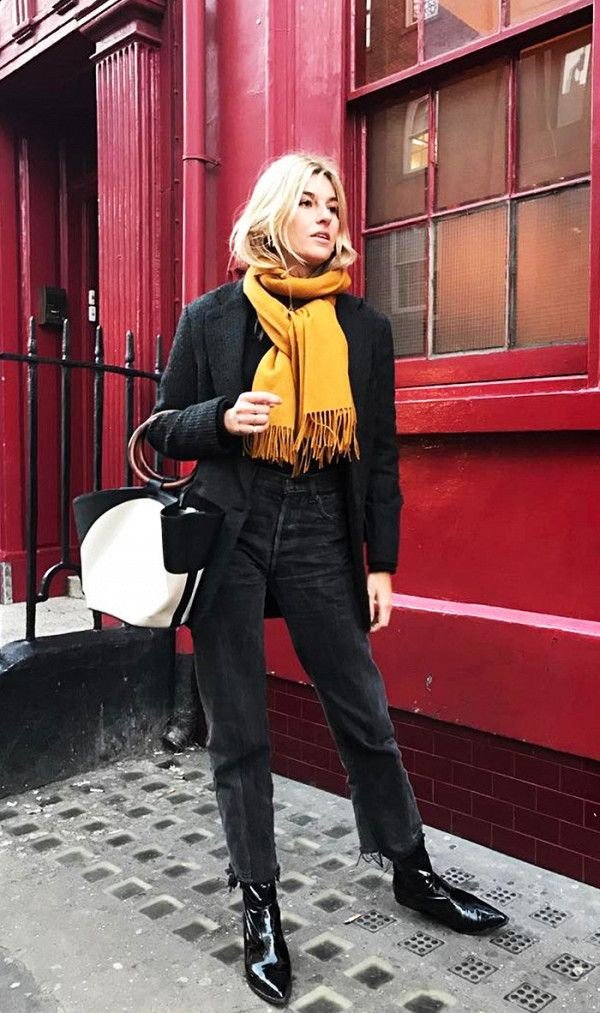 mooimetmooizo's tweet photo. Wat dragen we morgen? #Inspiratie #Outfit Speciaal voor #herfsttype die tΓ³ch zwart wil dragen. Kies een sjaal in de kleur van herfst pallet. #oker https://t.co/NKF09SNX4H