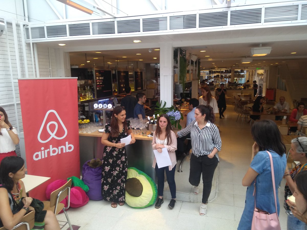 blogdeviajes's tweet photo. En el evento de lanzamiento de Experiencias de AirBNB en Contacto, el restó de Narda Lepes #EventosATB https://t.co/5U2ZFC7d0l