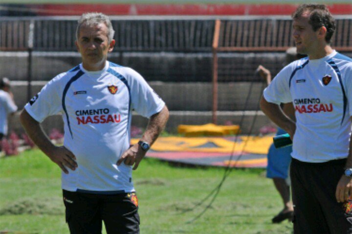 Futebol_NE's tweet photo. Nelsinho Baptista aconselha seu Filho Eduardo Baptista voltar para o Sport Recife.
Eduardo Baptista quer voltar mais diretoria não quer pagar multa. https://t.co/yaG3GXYv4b