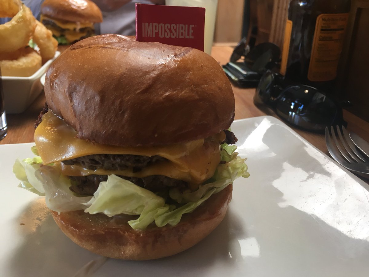 Living the vegetarian dream! The #impossibleburger from <a href="/ImpossibleFoods/">Impossible Foods</a> in Palo Alto, CA. Tasted just like a regular double cheese :)