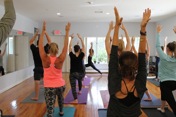 HuntingtonLive's tweet photo. SOUND Body &amp; Mind is a newly renovated #Yoga, #Fitness and #Nutrition studio located near #Huntington Village right across from #HuntingtonLI Harbor.  #HuntingtontonNY 

CLICK HERE TO LEARN MORE: https://t.co/oRZrgbWDWh https://t.co/H7zBgzCInv