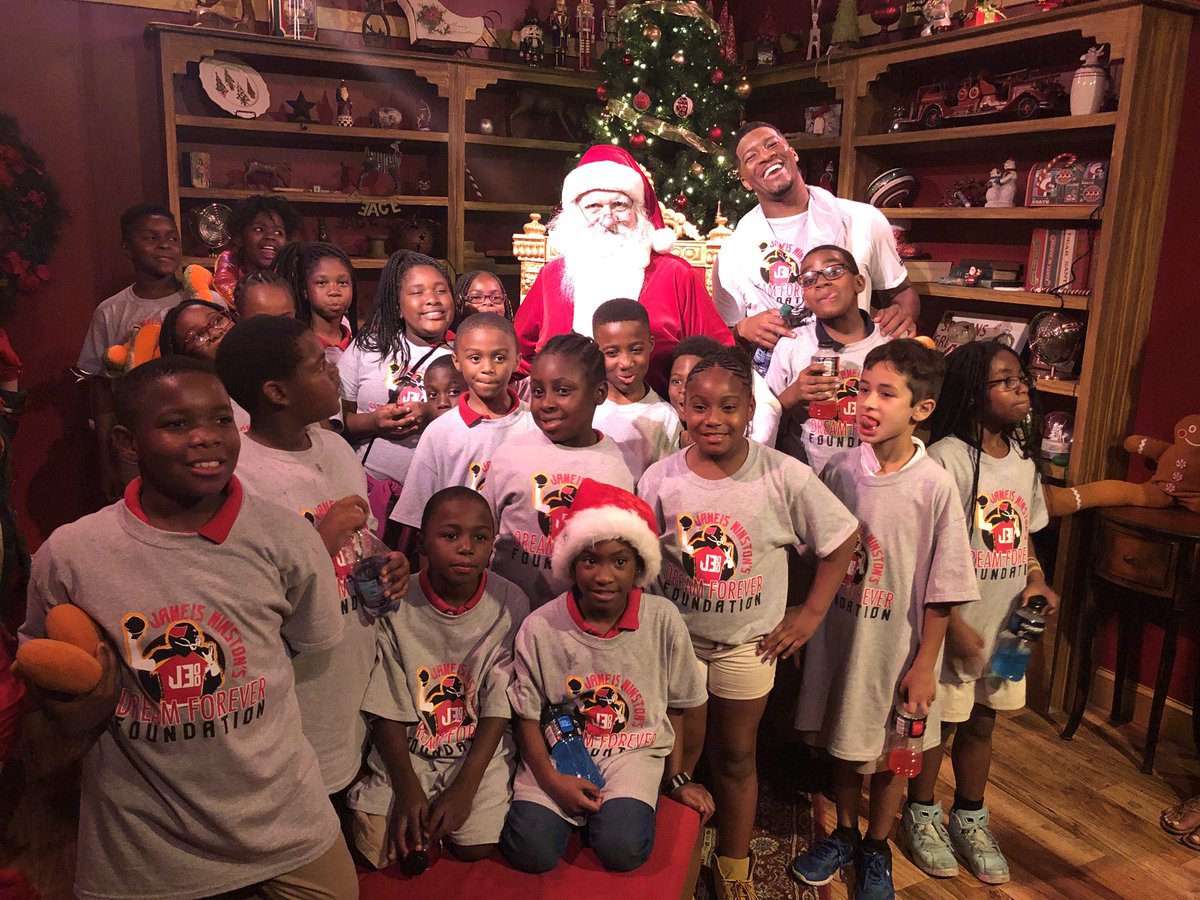 Jaboowins's tweet image. So much fun @BuschGardens with @BGCTampa. Big thanks to @Santa #DreamForeverFoundation @JW3DreamForever