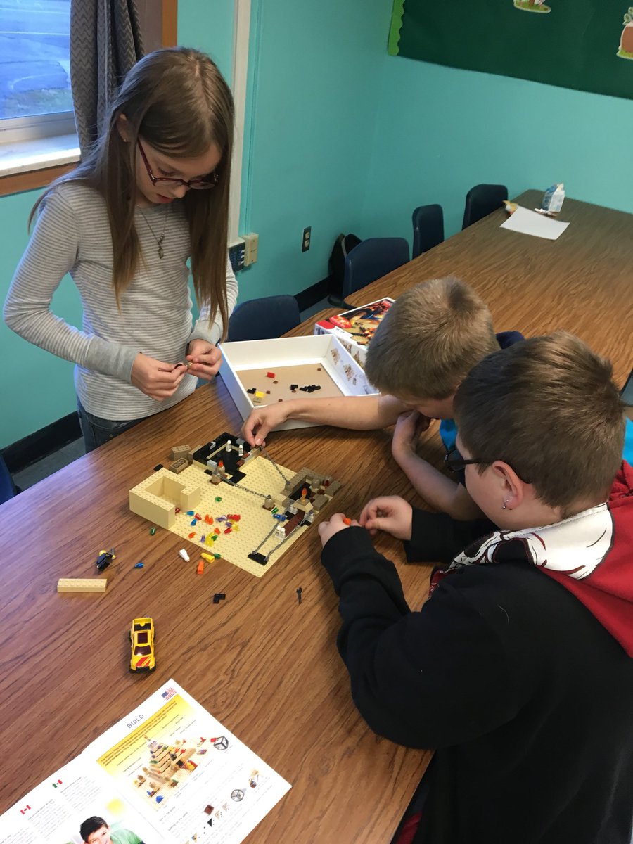 Campbell_SPS's tweet photo. Game Time is having a blast at #EncoreSPS @Campbell_SPS  with @mrsbebaker @mrsjamestechlab https://t.co/KWUba1GIHg