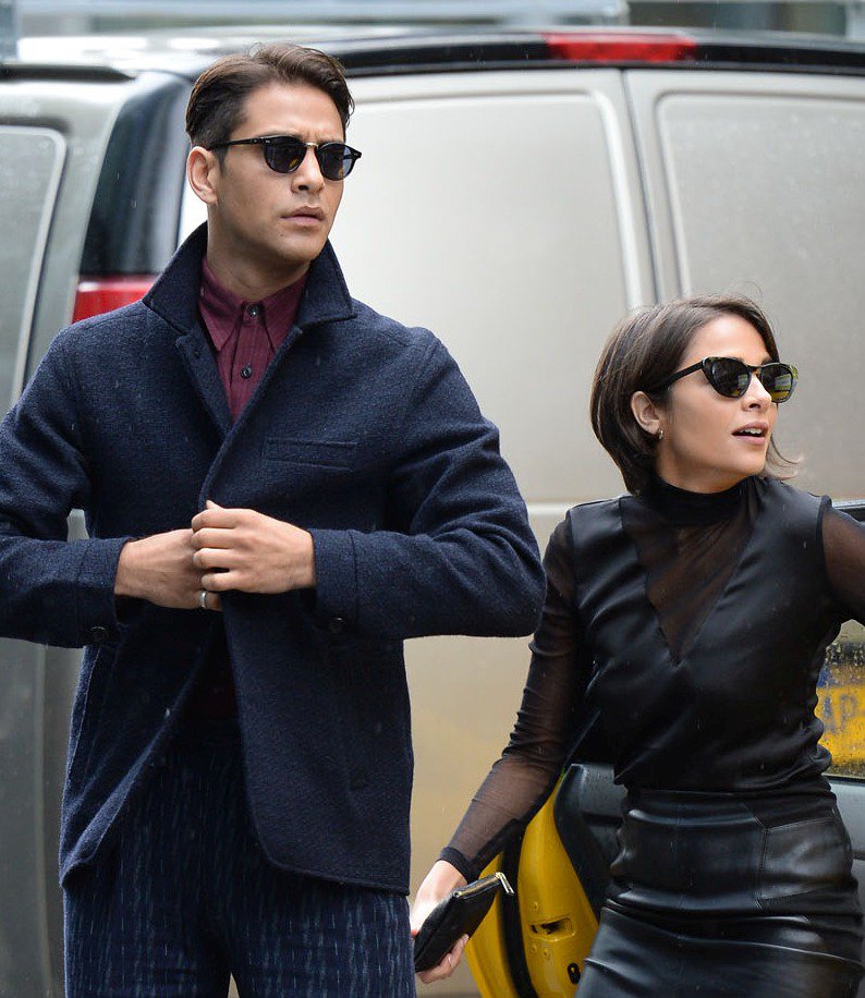 JuttaFreudig's tweet photo. #MusketeersEurope #LukePasqualino and #StephanieLeonidas on #Snatch #SnatchTV set #Manchester 2016 #AlbertHill #ChloeKoen https://t.co/Ck38G5R7cI