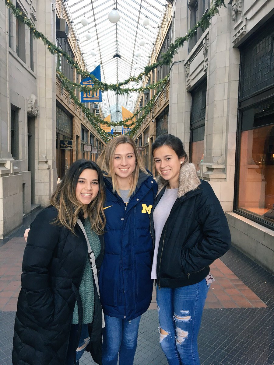 Mlayman_'s tweet image. happy birthday noodle head i love you❤️❤️❤️ thankful for all of our FOND memories😈❤️ @sarah_lane12  #getoutpfmyswamp #riplongo #tswift4life #oneguy2roomates #isthisnewgirl? #birthdayshmirday