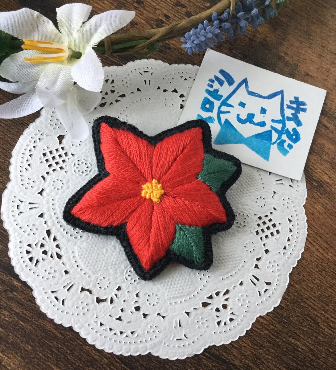 irodorisaitan's tweet photo. クリスマスに向けてオーナメントやポインセチアをモチーフにしたブローチを作成しました！
よろしければご覧ください✨
twitter久々になってしまいました(>_<)

https://t.co/rxCGlgN0Tk
#ハンドメイド好きさんと繋がりたい 
#お洒落さんと繋がりたい 
#minne https://t.co/i3gyh4KU1g