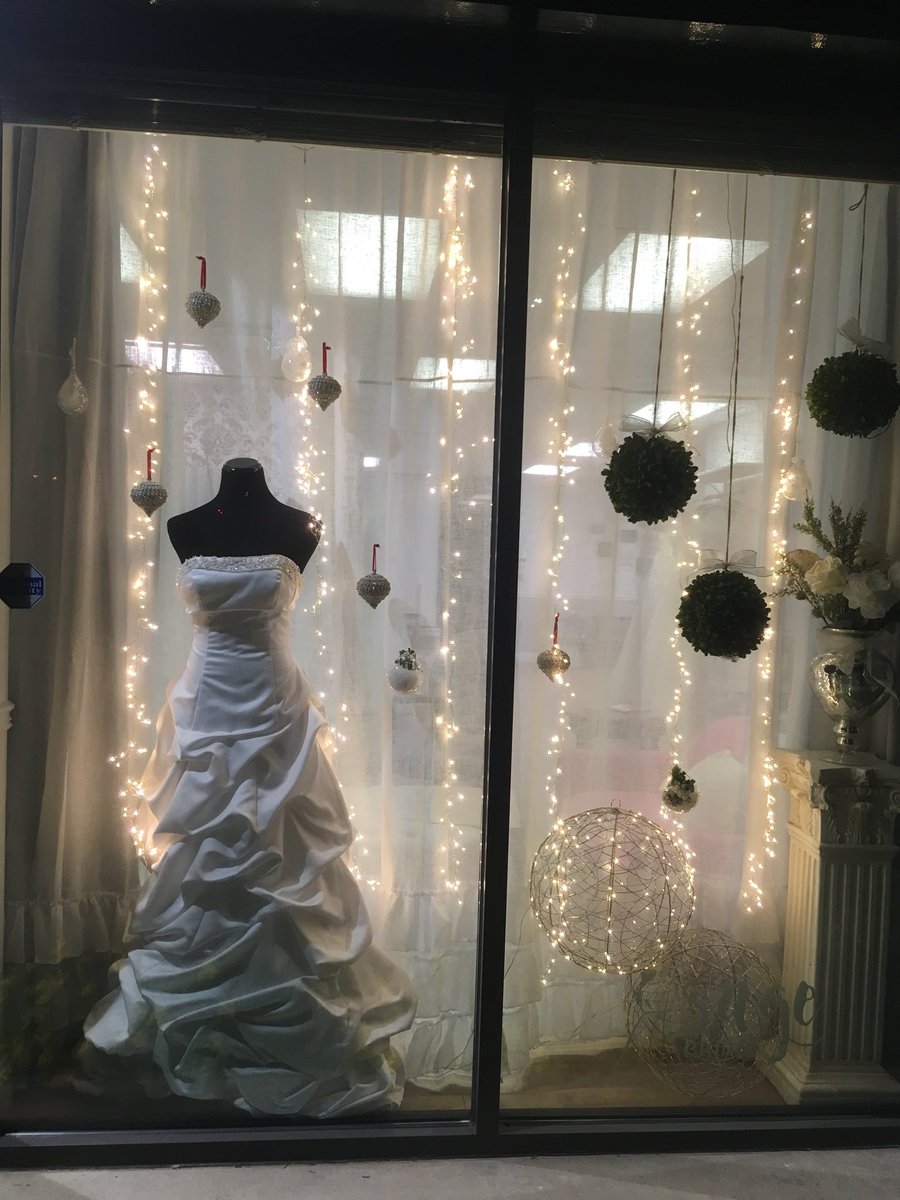 so in love with my rain lights from <a href="/potterybarn/">Pottery Barn</a>