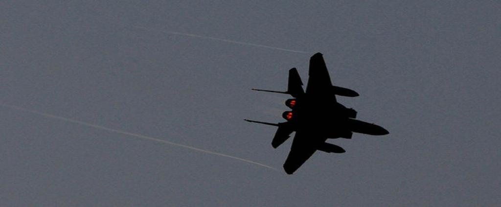 Moon_Kidnapper's tweet photo. Before 10 minutes in sana'a 
Raid away from home 200m destroyed some Windows glass, time Thursday are breaking Windows &amp; glass House because of raids by warplanes Saudi Become our lives nightmares ,we couldn't sleep . 
#Yemen 
Still warplanes flight ,
I wonder from #world https://t.co/ZzUPRpRxxD