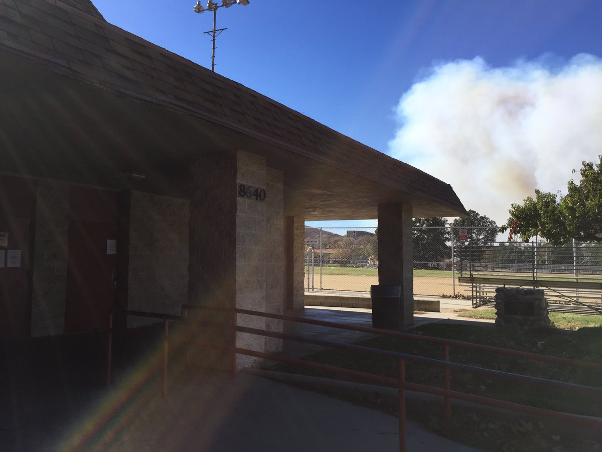 RedCrossLA's tweet image. 3 pm 12.5.17 #RedCrossLA Evacuation Center Locations:
1)Sylmar Recreation Center
13109 Borden Ave, Sylmar
2)Branford Park
13306 Branford St, Pacoima
3)College of the Canyons
26455 Rockwell Canyon Rd, Santa Clarita
#CreekFire #RyeFire