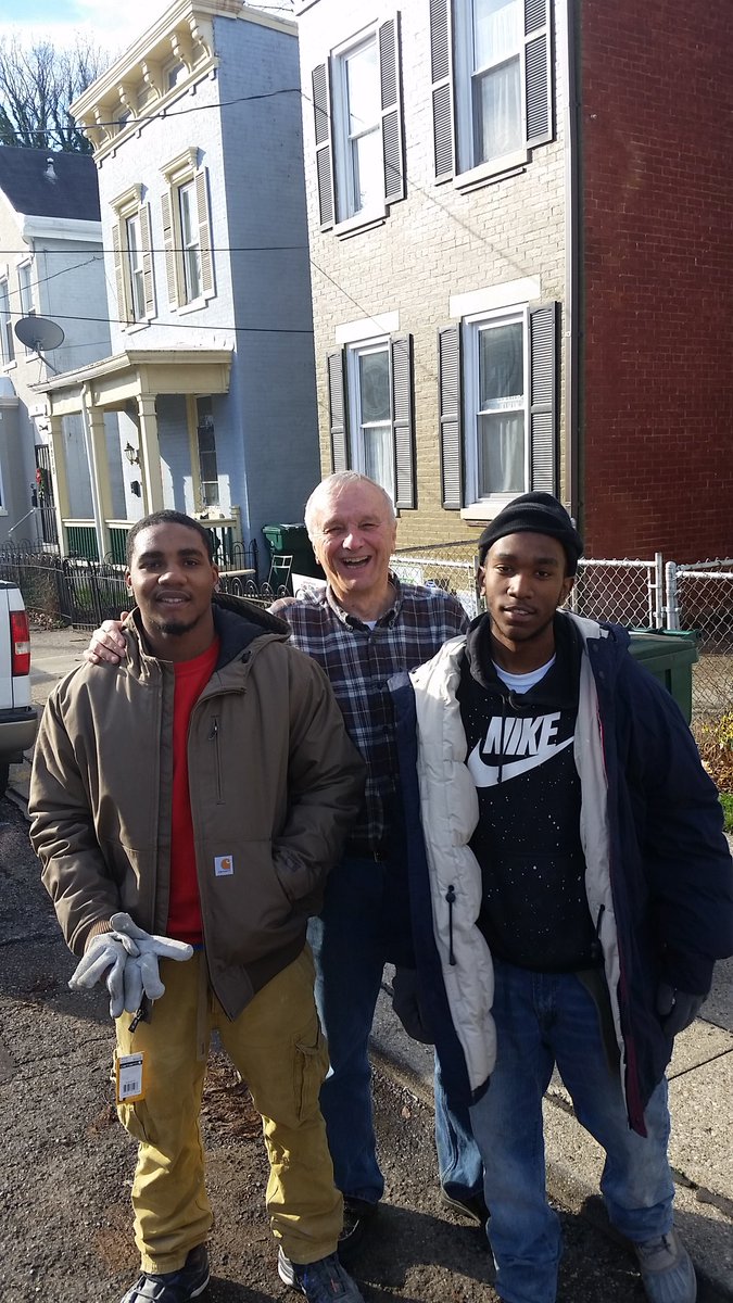 Lawn_Life's tweet photo. In case you ever wondered what an Angel looks like in person....
Ed gave 2 random kids brand new winter coats on this day. #EdHubert https://t.co/3ZyBbZfzYe