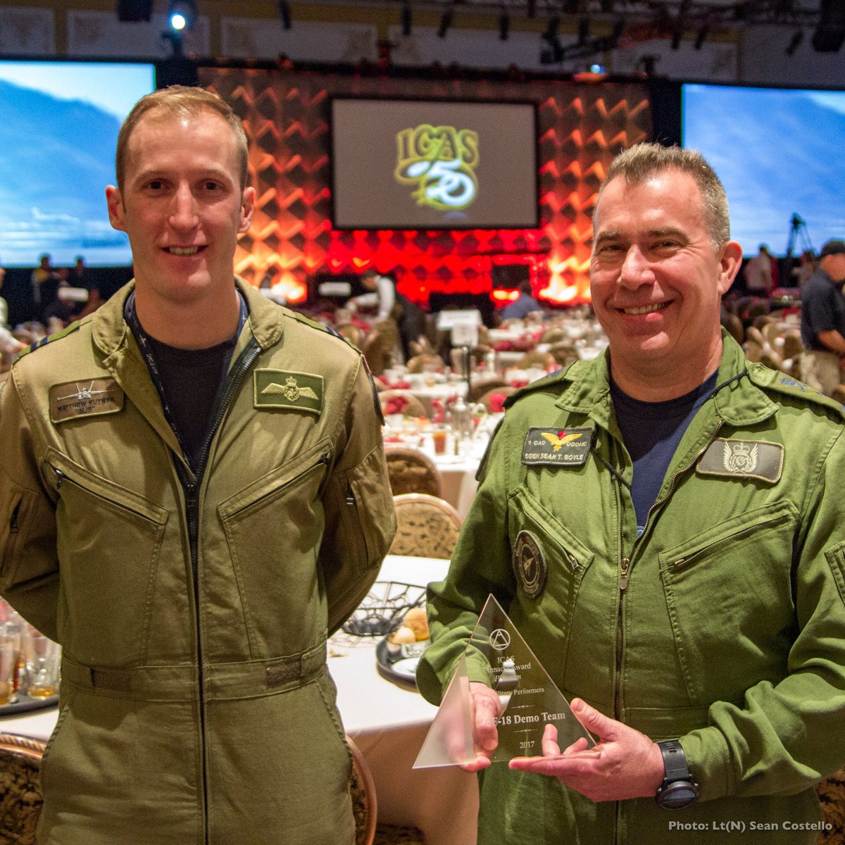 SeanInMotion's tweet photo. Did you think the #canada150 #LadyInRed @CF18Demo design was amazing? You're not alone - top award at #ICAS2017! https://t.co/4ZITOnpZ9k