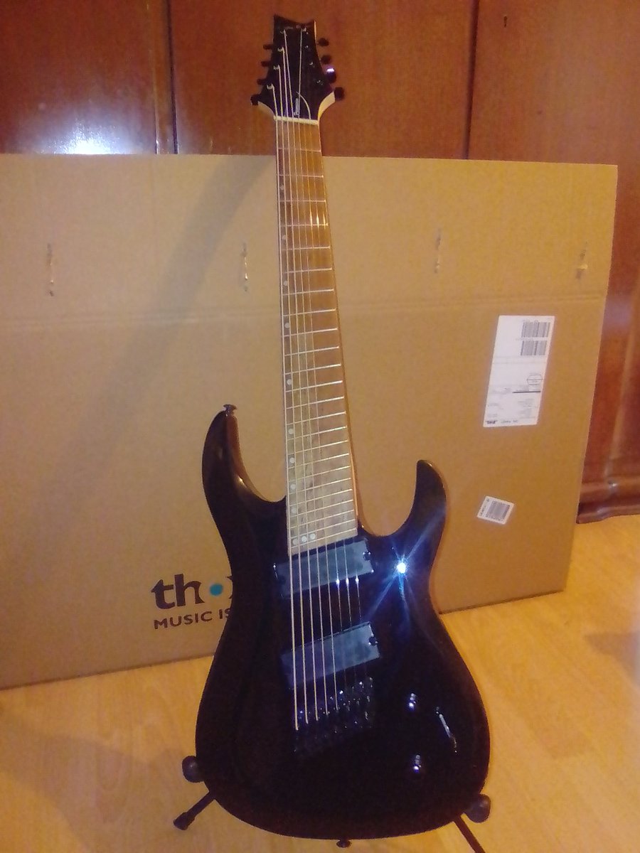 Aussen_Saiter's tweet photo. #aussensaiter #eightstring #guitar #electricguitar #ccmixter #christmasgift #guitarist #progressive #progmetal #8-string https://t.co/aKnWvXTAgo