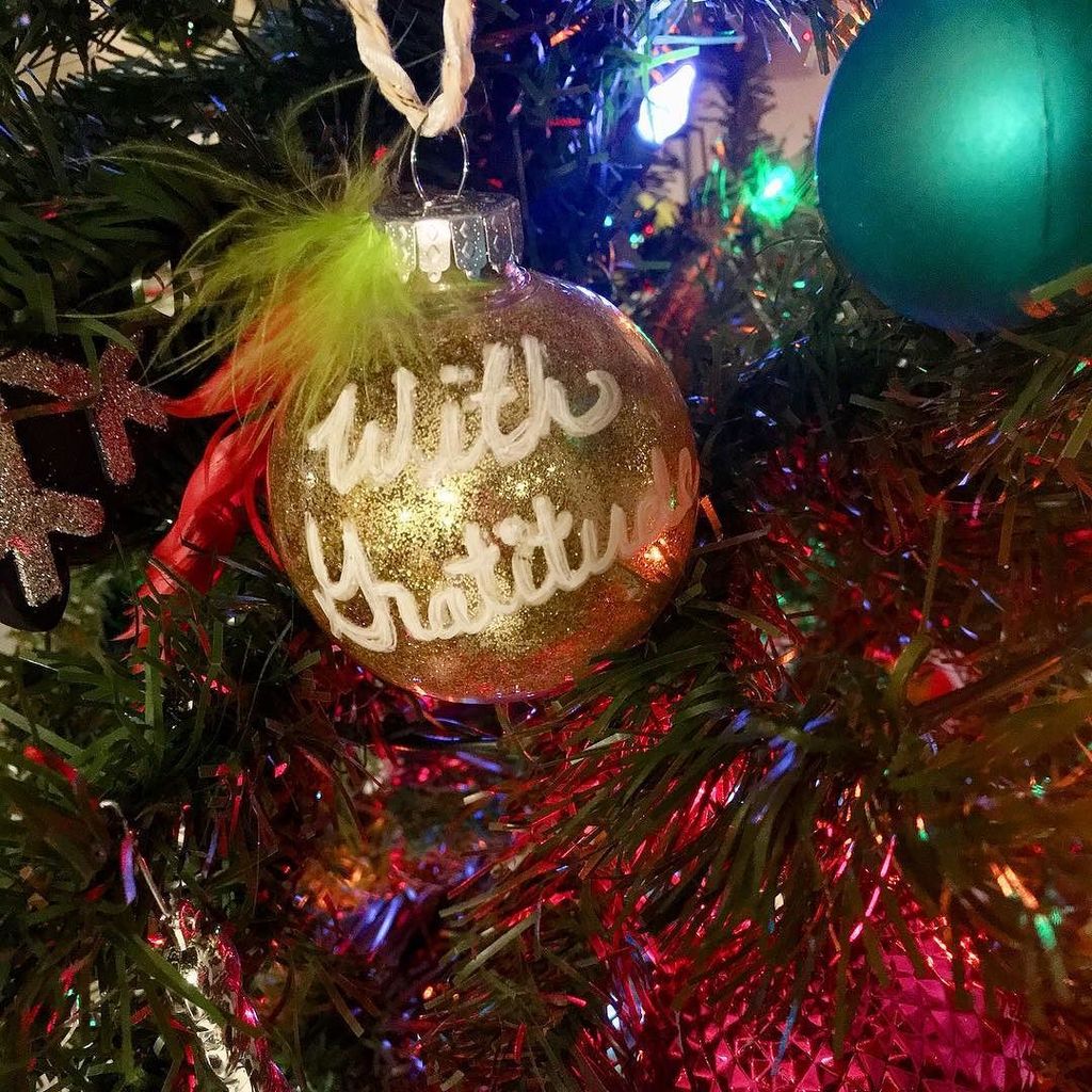 samdiaz's tweet photo. Another year. Another tree. Another reason to love life. Thankful for the stuff I have and grateful for what I don't. #WithGratitude #ThriveLikeSam #LiveLoveLaugh #AlwaysChooseGrateful #HowManyMotivationalHashtagsCanIComeUpWith #KudosForReadingThisFar #O⦠https://t.co/keSbbP449y https://t.co/hxuP49LJEh