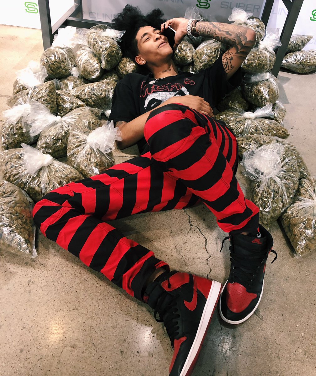 TrillSammyy's tweet photo. Bitch you ain’t neva smoked no rapper weed💔📍⛽️💯 https://t.co/MimWsB9hNh