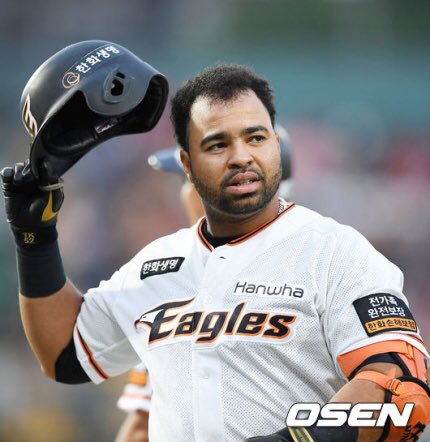 R 阪神との入団を控えていると思われるロザリオはmlb時代から背番号を付けたいと言っていた 彼はホルヘ ポサダのようになりたいという目標に番を憧れていた 阪神は番という背番号は空き番 今年はメンデスも退団濃厚 でこれは決して偶然ではない R 阪神との入団を控えていると思われるロザリオはmlb時代から背番号を付けたいと言っていた 彼はホルヘ ポサダのようになりたいという目標に番を憧れていた 阪神は番という背番号は空き番 今年はメンデスも退団濃厚 でこれは決して偶然ではない