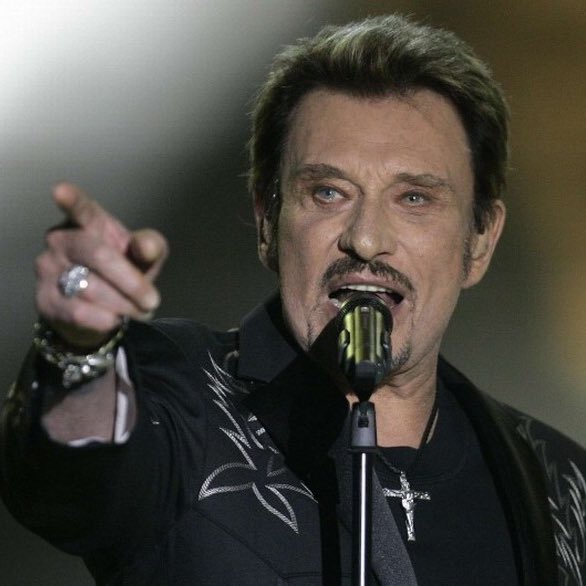 CliveTwo's tweet photo. #JohnnyHallyday s’en est allé pour accompagner les mots de Jean D’Ormesson avec quelques notes de guitare https://t.co/TlcsrsLVAR