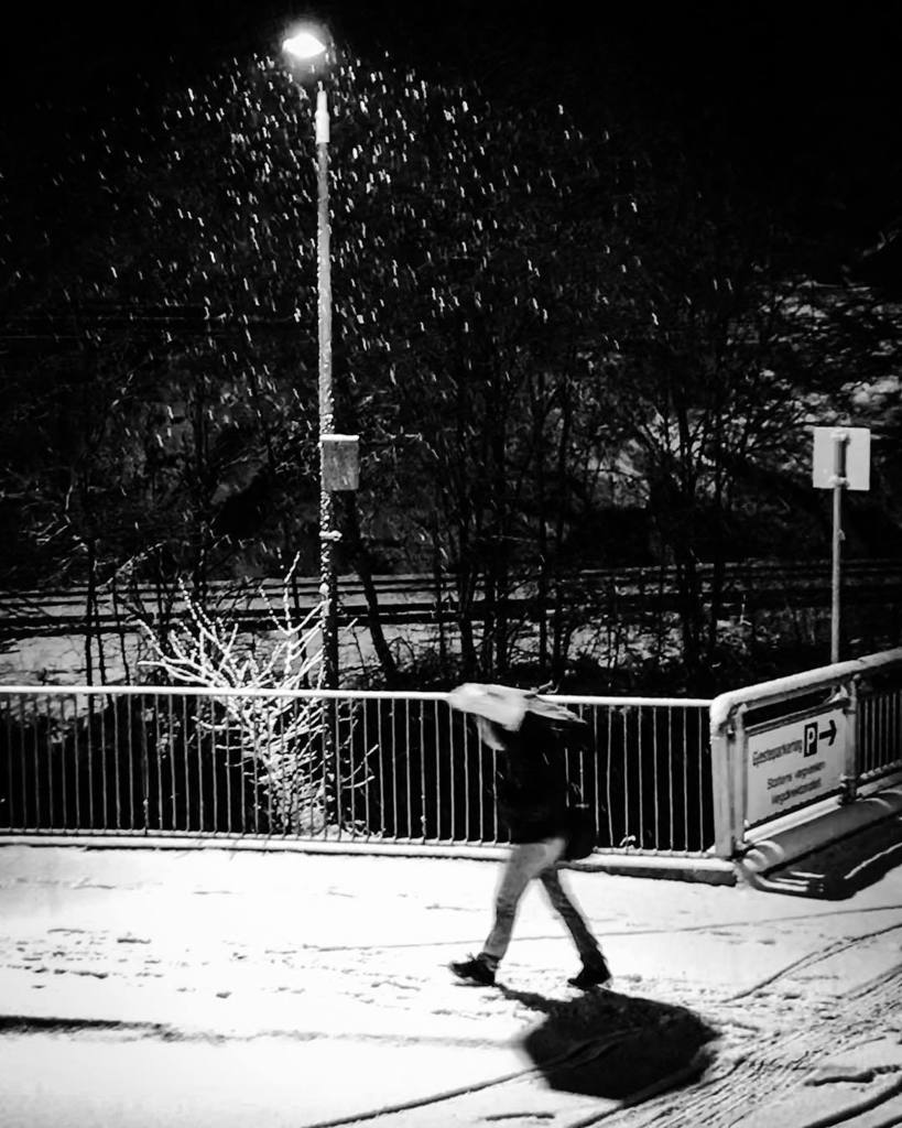 leirdal's tweet photo. iPhone photo from today. Snowing in Oslo again. #snow #norway #norge #norgejpg #oslo #nrkøstlandssendingen  #nrkostlandssendingen #visitoslo #brynsengfaret #winter #wet #blackandwhitephotography #blacknwhite_perfection #streetsofoslo #oslokameraklubb #bn… https://t.co/xMf0IlyWBy https://t.co/TdMKbaGDH4