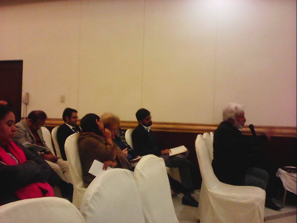 RanaAroojj's tweet photo. #Feministagenda from #Beijing #platformforAction #BpfA @shaziaahmedkhan #questioningsession #SirNaeem #whatfeministmovementscando? #movementtowardsprojectization #whyNepalisbeingcompromised? #womenministryiswrappedupinNepal #SDC2017 @SDPIPakistan https://t.co/ttTRuBxNap