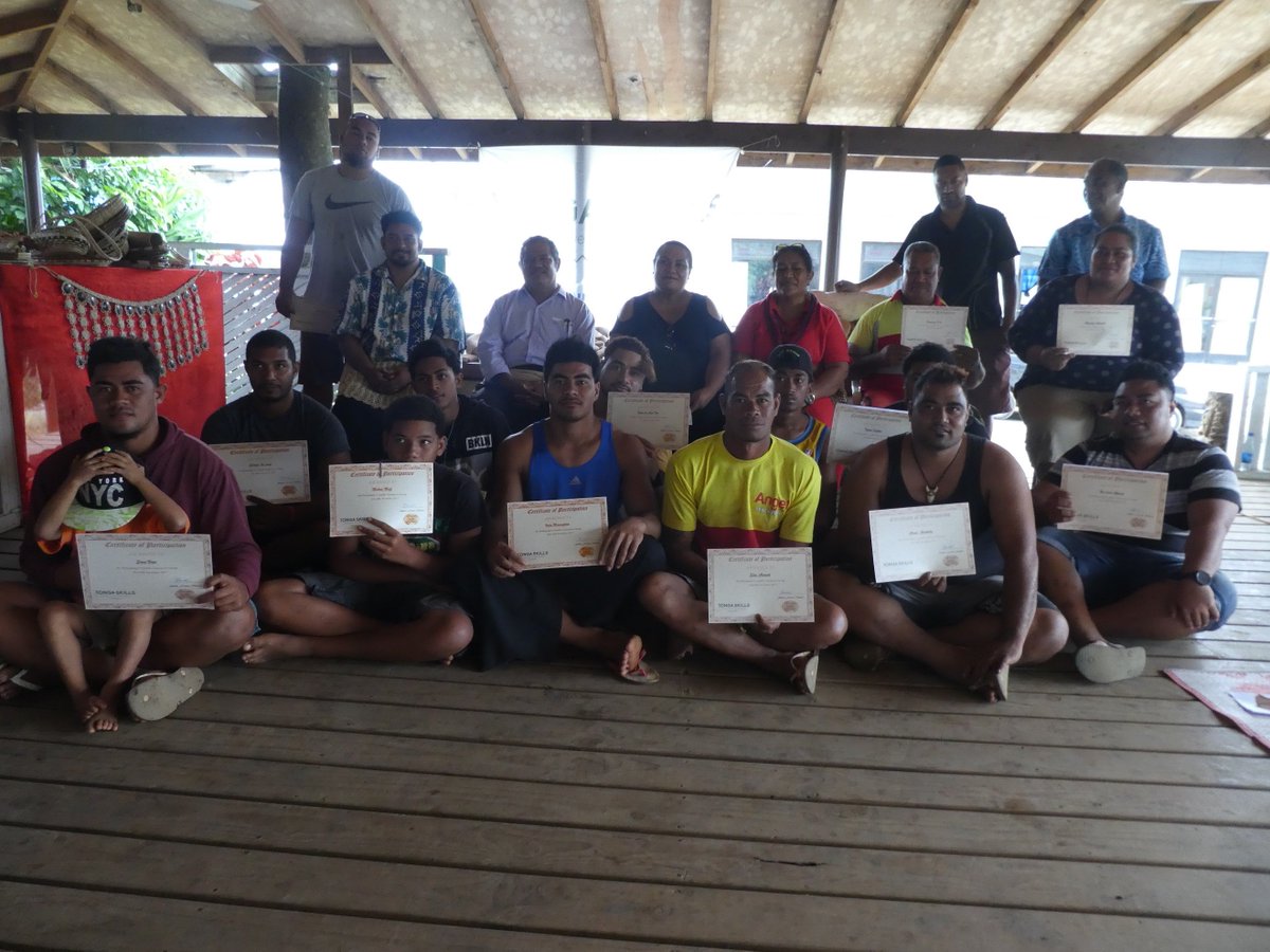pingifasi's tweet photo. #TongaSkills supported #carving #taining in Neiafu Vava’u, 21-24 November 2017.   The #trainingactivity gave #economicopportunity to #unemployedyouth to create #self-employment using their newly acquired #carvingskills. https://t.co/aj6Ht0fsLe