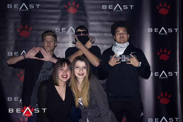 EchoW4rrior's tweet photo. I honestly don’t know what i would have done this semester without this squad. #squadgoals #partylife #stillmormon https://t.co/KJ4YxvYvY9