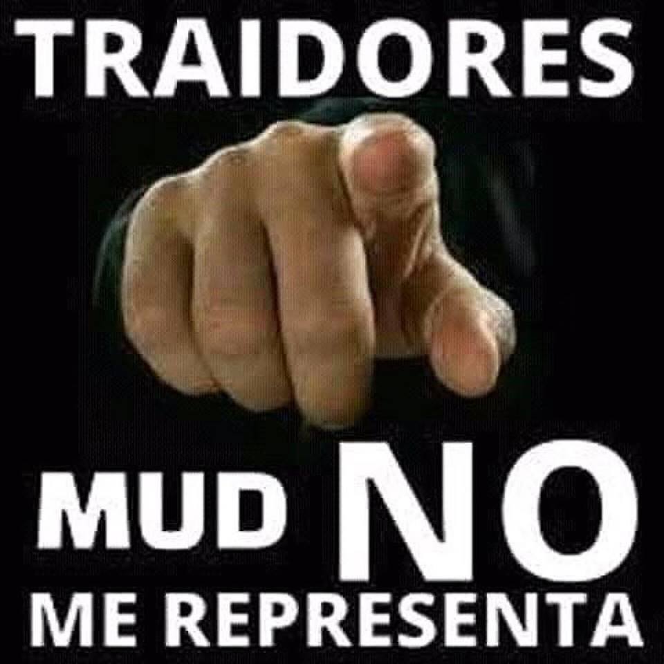 elmenfitano1's tweet photo. #5Dic #MUD Venden la patria por mantener las migajas que les tira al suelo un dictador con el que quieren congraciarse mientras destruye Venezuela https://t.co/8LuKtqd1cr