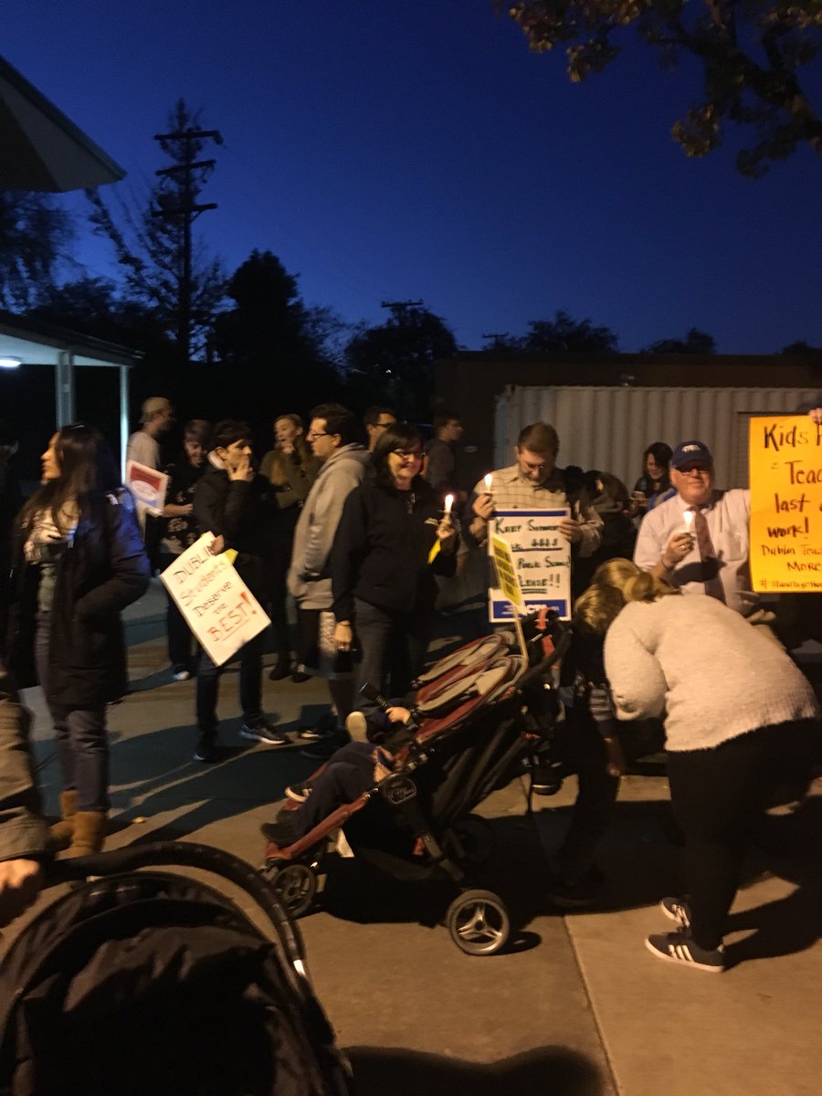 LarrySpotts's tweet photo. Huge almost 1000 marchers 4 Our Students’ Future in Dublin #standtogetherwintogether #WeAreCTA @DUSD4kids  @EastBayTimes @KTVU @nbcbayarea @DTAPresident https://t.co/8emCoAMQdM