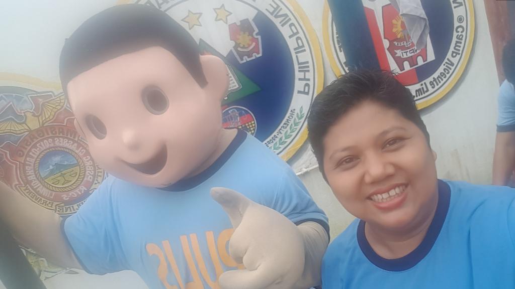 Done with the pft.. posing kay PO1 Kasurog (rtc5 mascot)
