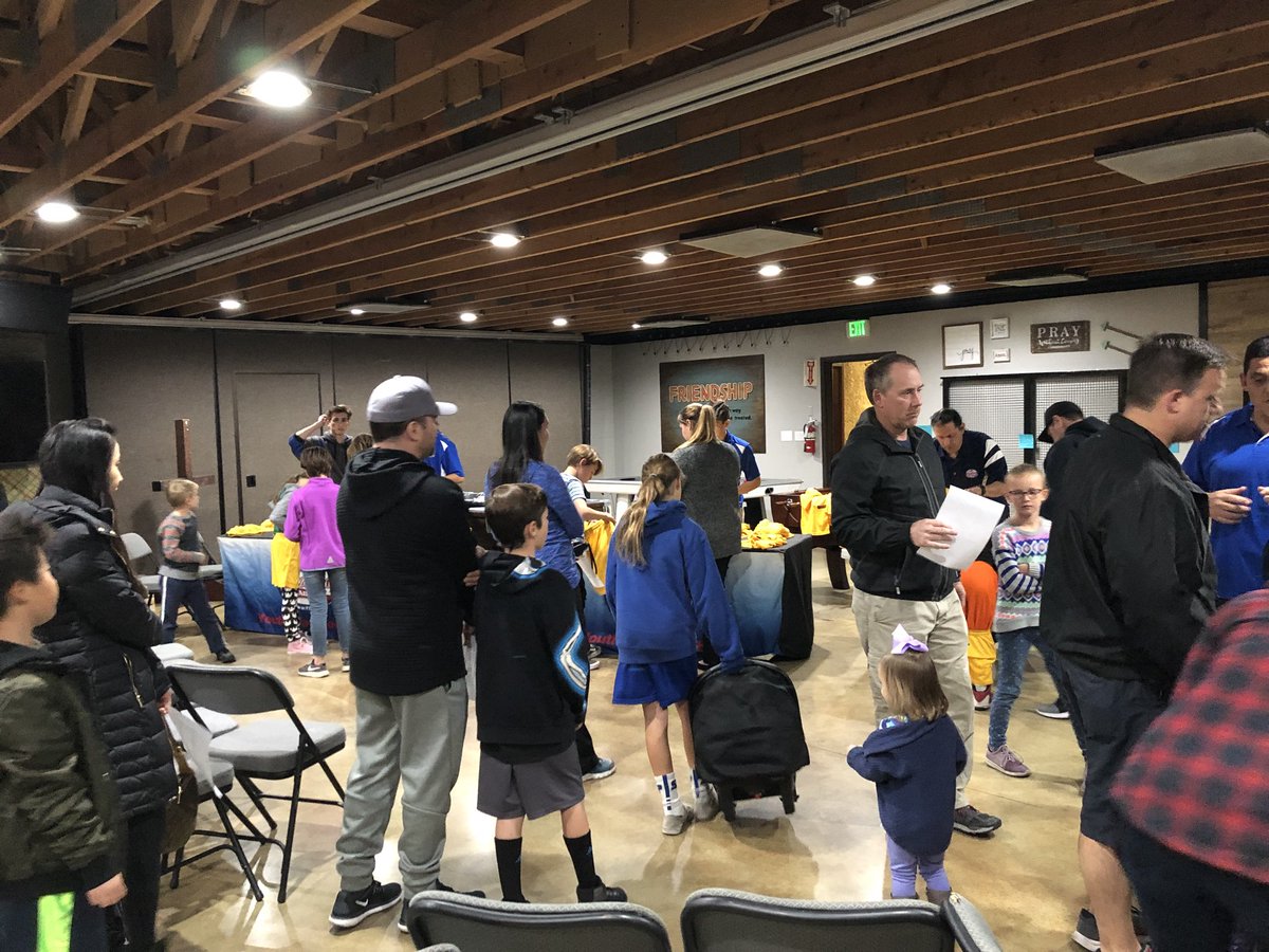 AdvantageFlag's tweet photo. Last day for Mandatory Player Orientation Night! Make sure to make it to Friends Christian Elementary School between 6:00-8:00pm! See you there https://t.co/JbO00QpisU