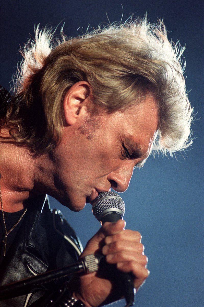 Bfmtv On Twitter Johnny Hallyday Icone De La Chanson Francaise Est Mort A L Age De 74 Ans Https T Co 7klhkopkxs