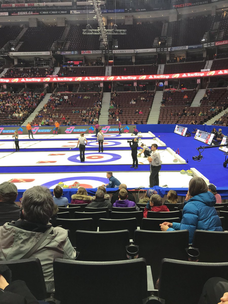 Watch <a href="/TeamHoman/">Team Homan 🥌</a> play the 10th end #ROTR2017 #HomanIceAdvantage