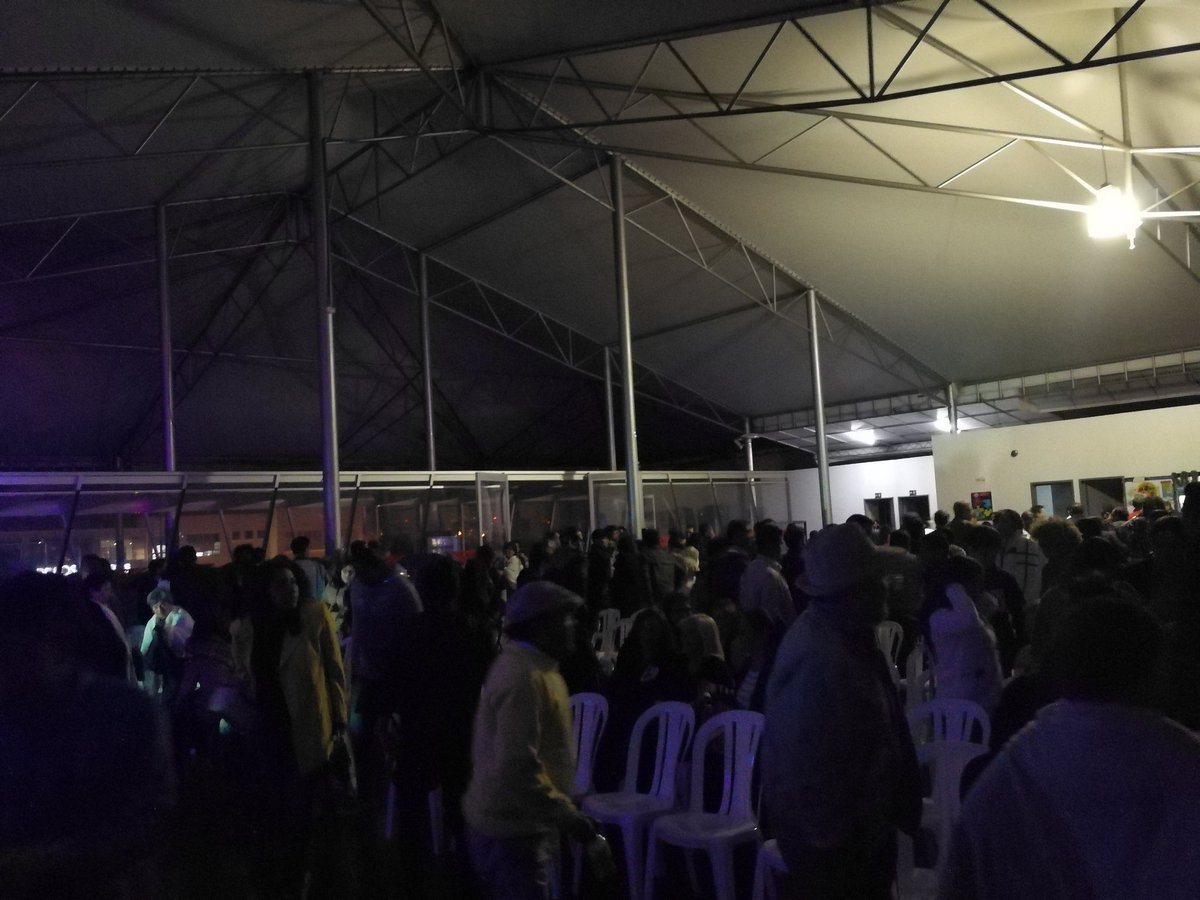 jochoa_pl's tweet photo. #DecemberJazz | Público satisfecho. La banda que participará en el Festival Internacional de Jazz en Guatemala se anunciará el próximo año. https://t.co/0YzN0L4q6J