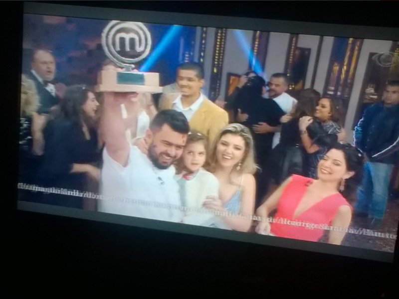estacaoSMITE's tweet photo. ÉÉÉ PABLOOOO!
#MasterChefBR #GanhaPablo https://t.co/uyvZyUG41i