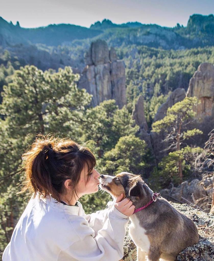 beardedbros's tweet photo. The best of days are often spent explore the outdoors with the ones we love. Let’s all do more of it! .
.
.
.
#brosbeforegmos #optoutside #supporttheparks #adventurelife #exploremore #energybar #organic #nongmo #protectourparks #eatwell #livewell 📷 @mark_charles https://t.co/Q6OU1rvOHF