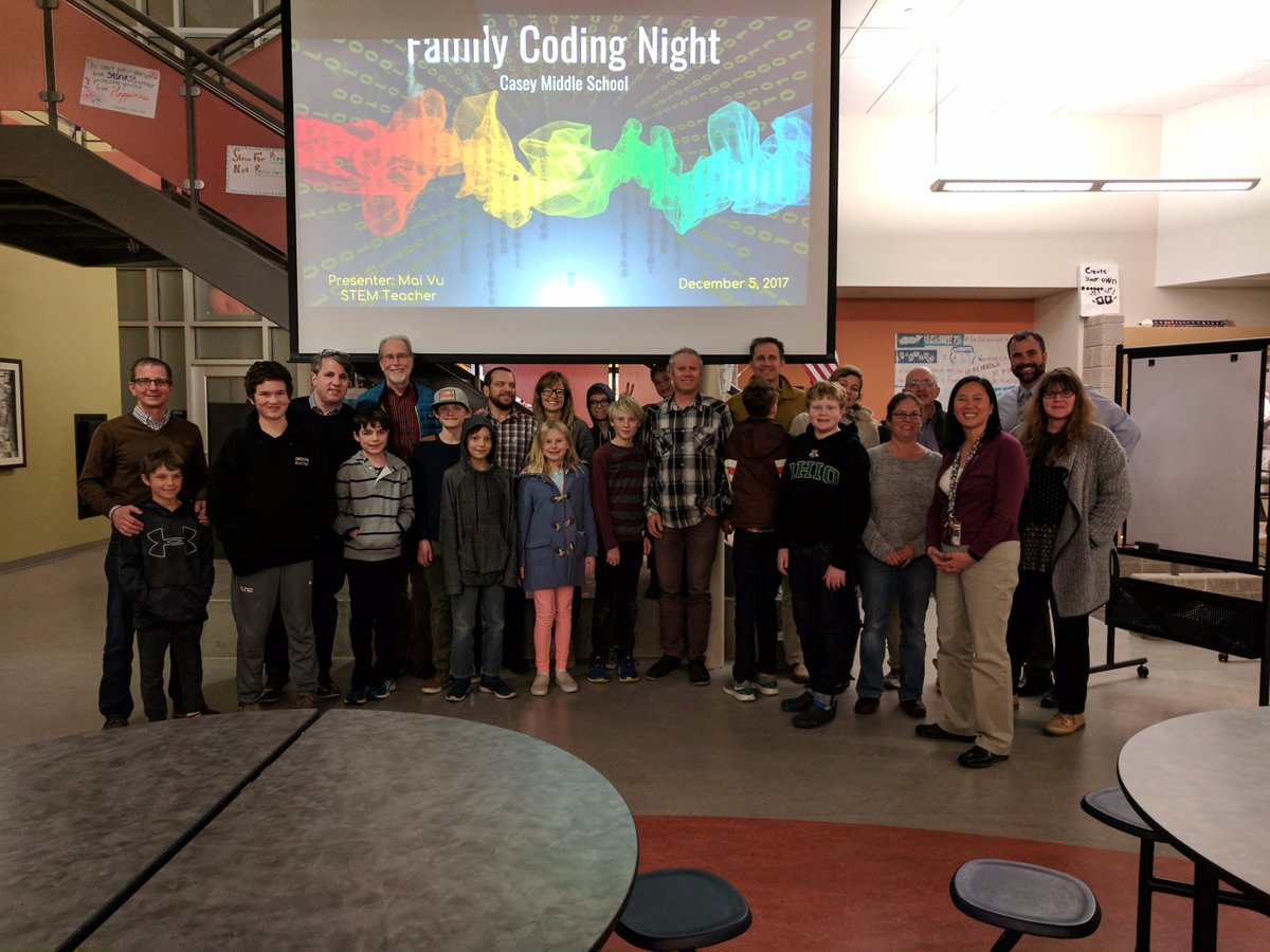 BoulderMai's tweet image. Thank you to all of the parents and students who came out to celebrate #HourOfCode2017 @CaseyMiddleSch #FamilyCodingNight @BVSDFamilies were able to try out @scratch @makeymakey @microbit_edu @BVSDcolorado @BVSDEdTech @BVSDInnovation #FutureReady #CSforAll #bvsdlearns