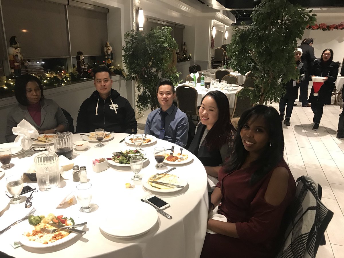 It’s always great to have a moment and spend time sharing a meal with our team mates. Thank you to you all for everything you do each and everyday for our customers and community <a href="/RahulKohli333/">Rahul Kohli</a> <a href="/Usha_TD/">Usha Sriskandarajah</a> @DVH_TD @tdpauld