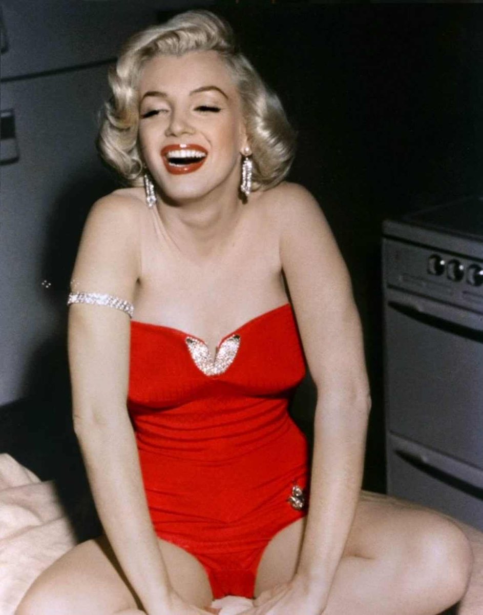 TVandFilmStars's tweet photo. Beautiful Marilyn Monroe - How to Marry a Millionaire https://t.co/HSC0YKrNTk