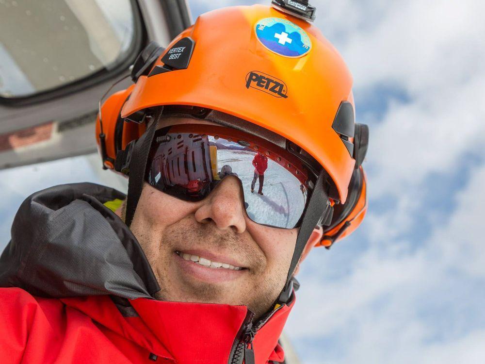 VancouverSun's tweet photo. North Shore Rescue mourns death of team member Jay Piggot due to cancer https://t.co/PYPKqwxopZ https://t.co/tRzTgemOuu