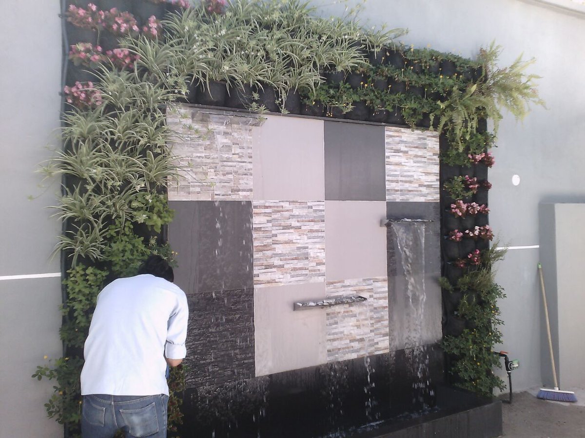 EcodesignColsas's tweet image. Jardín Vertical con cascada consultorio odontológico Oral Dent